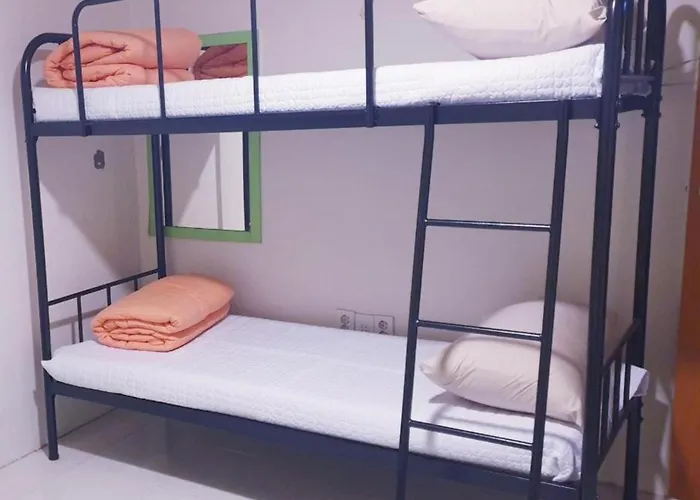 Dreaming Sinchon Hongdae Hostal *