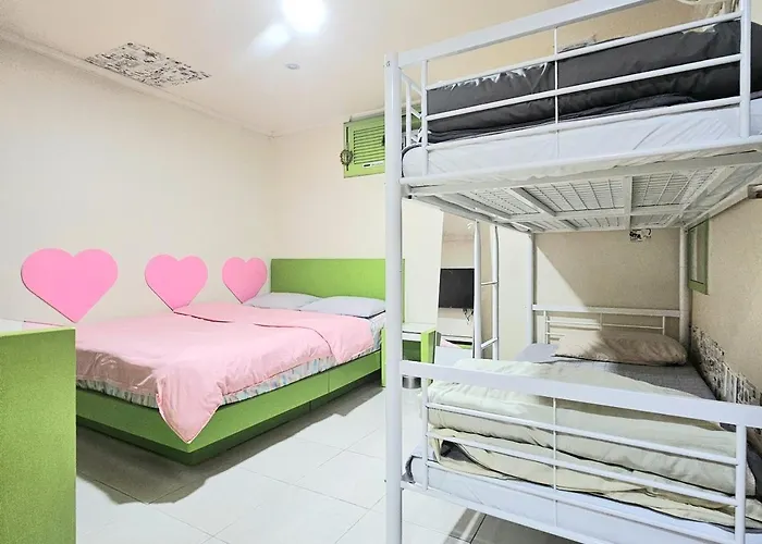 Dreaming Sinchon Hongdae Hostal